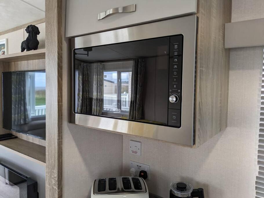 Mainsriddle Beautiful Pet Friendly Southerness Caravan With Sea View & Decking Area מראה חיצוני תמונה