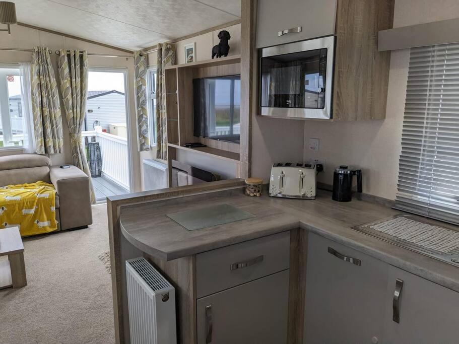 Mainsriddle Beautiful Pet Friendly Southerness Caravan With Sea View & Decking Area מראה חיצוני תמונה