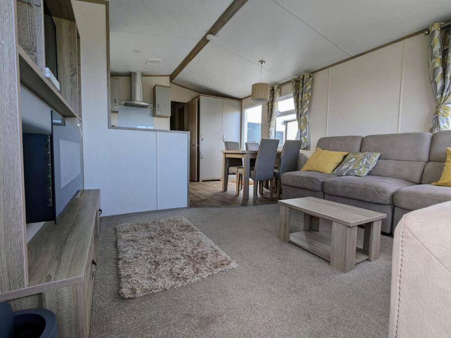 Mainsriddle Beautiful Pet Friendly Southerness Caravan With Sea View & Decking Area מראה חיצוני תמונה