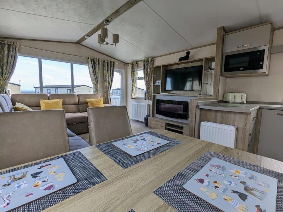 Mainsriddle Beautiful Pet Friendly Southerness Caravan With Sea View & Decking Area מראה חיצוני תמונה