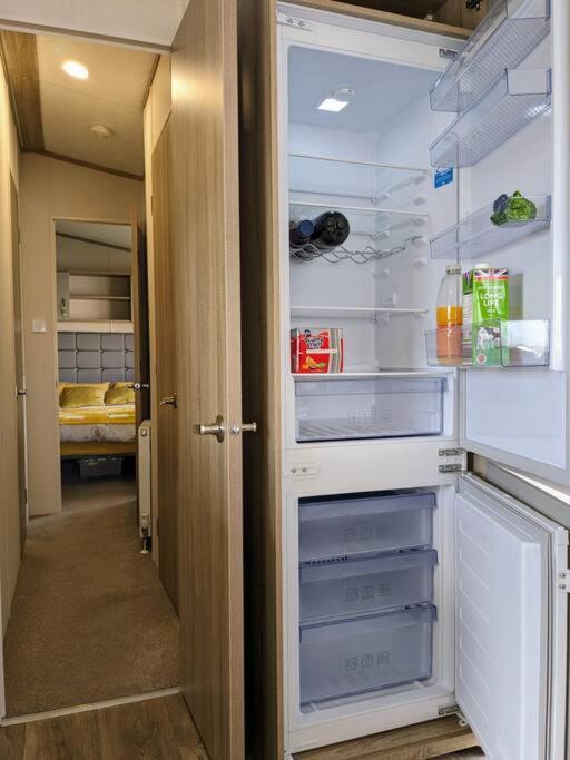 Mainsriddle Beautiful Pet Friendly Southerness Caravan With Sea View & Decking Area מראה חיצוני תמונה