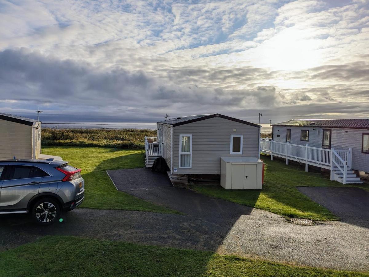 Mainsriddle Beautiful Pet Friendly Southerness Caravan With Sea View & Decking Area מראה חיצוני תמונה